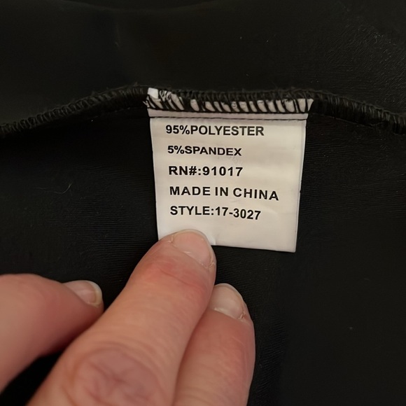 SOLITAIRE NWOT Black Faux Leather Biker Moto Vest, Size M - Picture 8 of 9